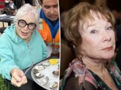 Shirley MacLaine, 91 anni, gusta ostriche e una birra a pranzo a Malibu
