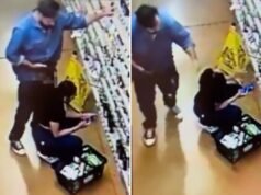 Momento spregevole in cui un uomo strofina i suoi genitali sull’orecchio di una donna in Whole Foods