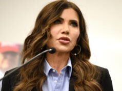 Kristi Noem testimonia davanti alla commissione giudiziaria della Camera