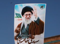 50 aerei israeliani sganciano 100 bombe, distruggendo il bunker di guerra segreto di Khamenei a Teheran, utilizzato dai vertici del regime