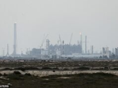 L’Iran colpisce la raffineria di petrolio del Kuwait in un nuovo attacco mentre la nave viene attaccata al largo delle coste del Qatar dopo la minaccia di Trump: aggiornamenti in tempo reale