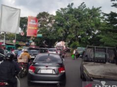 Il traffico di Bandung inizia a diventare intenso il secondo giorno di Eid