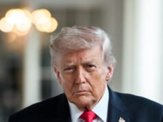 Trump afferma che i colloqui “buoni e produttivi” con l’Iran hanno dato una pausa agli attacchi militari