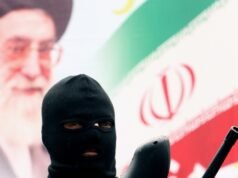 Israele bombarda i checkpoint Basij a Teheran mentre Stati Uniti e Iran si scambiano colpi e colpi