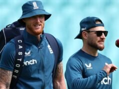 McCullum continuerà come capo allenatore di cricket inglese per tutti i formati