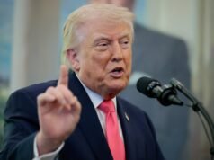 Trump mantiene le pretese di colloqui con “le persone giuste” in Iran