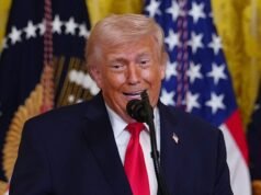 Gli Stati Uniti revocano le sanzioni sul petrolio russo mentre Trump deride i leader iraniani definendoli “furfanti squilibrati”