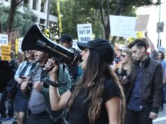 Come la diaspora iraniana di Los Angeles sta affrontando la guerra degli Stati Uniti contro l’Iran