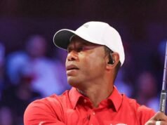 Tiger Woods arrestato sulla scena dell’incidente con l’accusa di guida in stato di ebbrezza, dice lo sceriffo