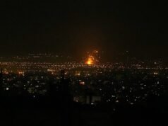 Israele colpisce nuovamente Teheran mentre Trump segnala la volontà di dialogare con i nuovi leader iraniani