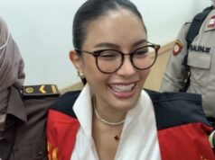 Nikita Mirzani scrive una lettera aperta al presidente Prabowo, protestando contro la condanna a 6 anni di prigione