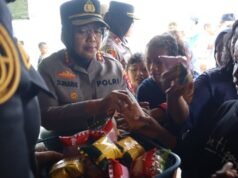 Il commissario capo della polizia di Bekasi, Sumarni, ha risolto con successo pacificamente il conflitto tra residenti e sviluppatori