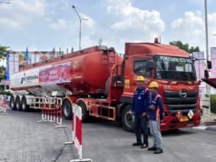 Non c’è bisogno di farsi prendere dal panico! Pertamina chiede ai residenti di non sprecare soldi per comprare carburante prima dell’Eid