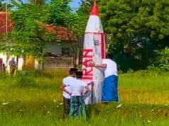 Facendo scena, il “missile iraniano” lanciato da Pamekasan dopo la preghiera dell’Eid al-Fitr