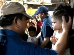 Nel momento in cui Prabowo ha improvvisamente visitato le aree residenziali sulle rive del Sel Senen, i residenti erano emozionati