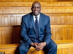 Lo zar della razza si scaglia contro l’ideologia del risveglio che ha portato i lavoratori a rifiutarsi di sezionare il triplo assassino di Nottingham perché era nero