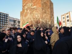 Attacchi USA-Israele all’Iran, secondo giorno: Khamenei viene ucciso, l’Iran reagisce