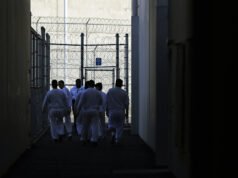 Secondo quanto riferito, l’ICE chiude la struttura afflitta da accuse di omicidio