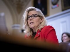 La Casa Bianca è ora responsabile delle risorse umane presso CBS News