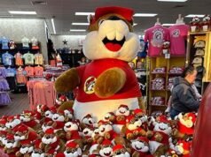 Una coppia si sposa mentre “sorride e ridacchia” da Buc-ee in TN