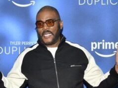 Tyler Perry arriva all’aeroporto di Atlanta con una quantità “significativa” di contanti per i lavoratori della TSA, ma viene rifiutata