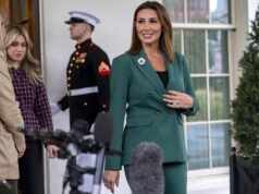 Perché questo avvocato caduto in disgrazia di Trump continua a strisciare in giro?