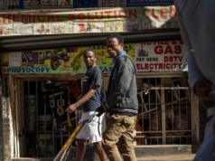 Attivisti sudafricani chiedono deportazioni di massa