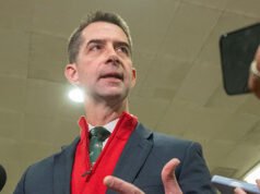 Il disegno di legge di Tom Cotton impone alle università di rivelare i titolari di visto al DHS