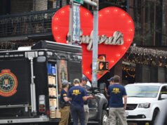 Un’altra sparatoria di massa messa in ombra da un’altra guerra illegale