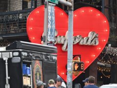 Rapporto: Il killer di un bar del Texas indossava una maglietta con la scritta “Proprietà di Allah”