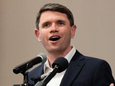 Talarico si unisce a una conversazione inquietante sui genitali di Dio