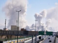 Teheran colpita da pesanti bombardamenti nel settimo giorno della guerra USA-Israele contro l’Iran