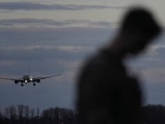 L’esercito americano annuncia uno sforzo di salvataggio dopo aver alimentato gli incidenti aerei in Iraq