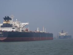 Il petrolio rimane sopra i 100 dollari al barile nonostante la stretta mortale dell’Iran sullo Stretto di Hormuz