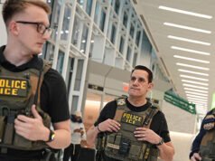 Trump chiede agli agenti dell’ICE “NO MASCHERE” negli aeroporti