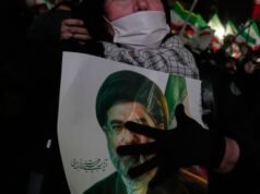 Trump afferma che l’Iran “chiede” un accordo per porre fine alla guerra mentre Teheran avanza nuove richieste