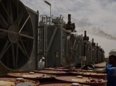 Il petrolio sale sopra i 116 dollari al barile mentre l’Iran accusa gli Stati Uniti di preparare un’invasione