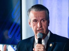 Barry Moore guida le primarie del Senato dopo l’infusione di criptovalute