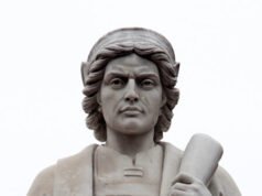 WH installa la restaurata statua di Cristoforo Colombo distrutta dalla sinistra