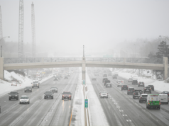 Allarme forte neve fino a 30 pollici a colpire: “Restare in casa”