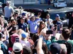 John Legend e Chrissy Teigen si uniscono alle richieste di PetSmart per risolvere il problema virale