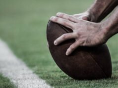 Il detenuto ha rubato informazioni sulla carta di credito della NFL e dei professionisti NBA e ha registrato video dei loro incontri sessuali con una donna trafficata