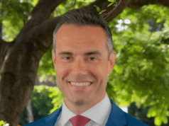 Il democratico ribalta il seggio del sindaco della Florida meridionale, mantenuto per decenni