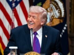 7 importanti aziende di intelligenza artificiale firmano l’impegno della Casa Bianca a coprire i costi energetici dei data center