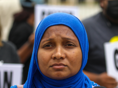 Un democratico californiano, il cui marito lavora per un costruttore di armi, vuole “definanziare il Pentagono”