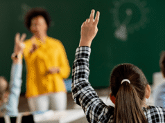 Le scuole del Minnesota consentono fondi per programmi “basati sulla razza”.