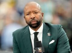 Kenny Smith definisce il discorso del coach dell’UNC “irrispettoso” dopo il licenziamento di Hubert Davis