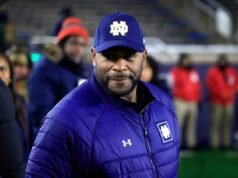Jerome Bettis condivide la reazione affranta alla morte dell’ex allenatore Lou Holtz