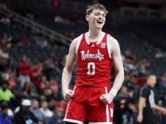 Giocatore criticato per aver filmato compagni di squadra in lacrime dopo la perdita di March Madness