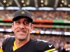 Secondo quanto riferito, Aaron Rodgers si sta orientando in un modo riguardo alla decisione degli Steelers